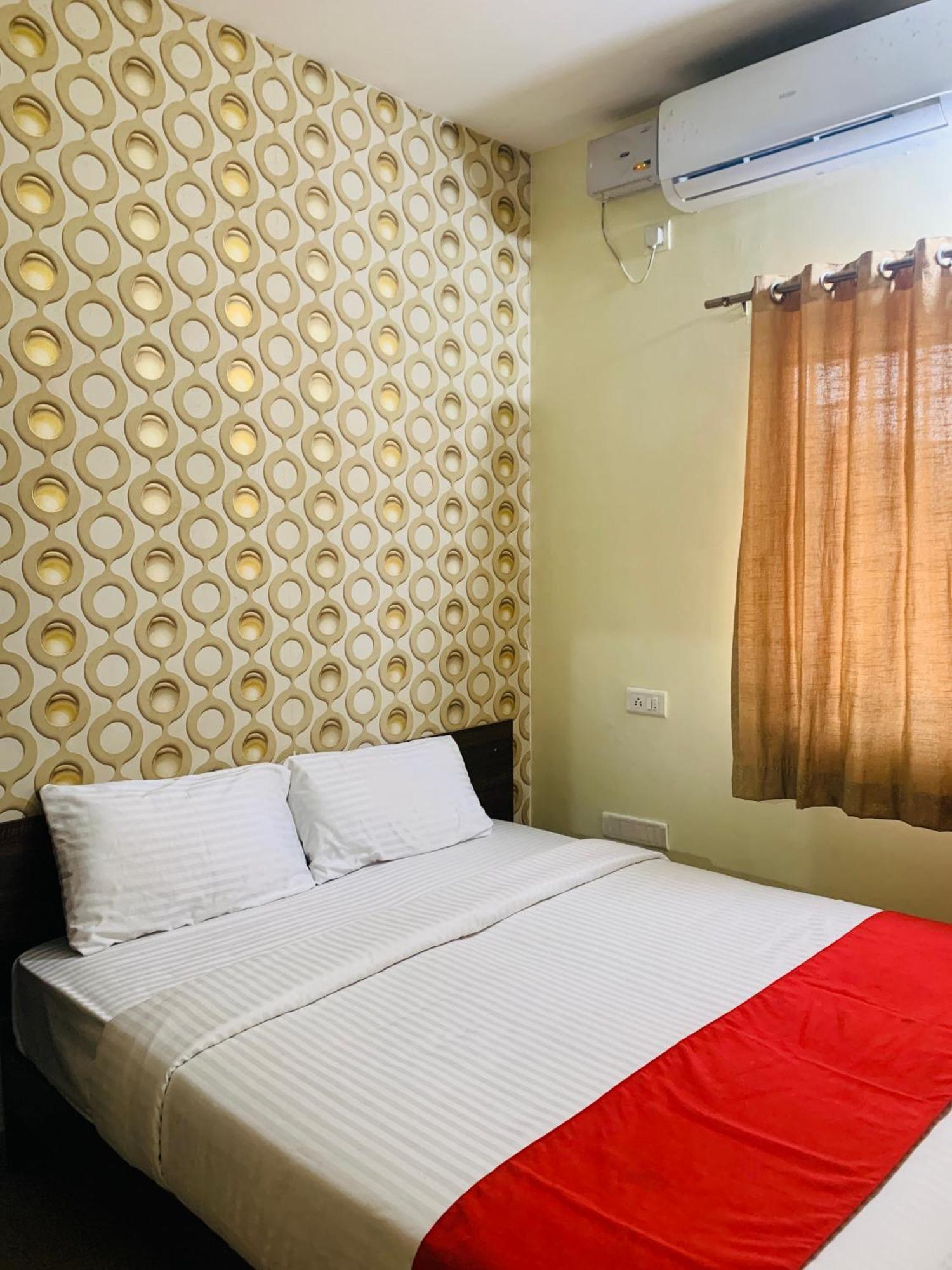 Western Silicon Hotel Kammasandra Extérieur photo